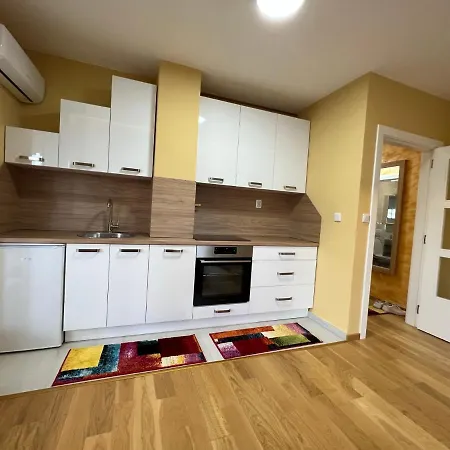 Lägenhet Stan Na Dan V&l-lukavica Sarajevo